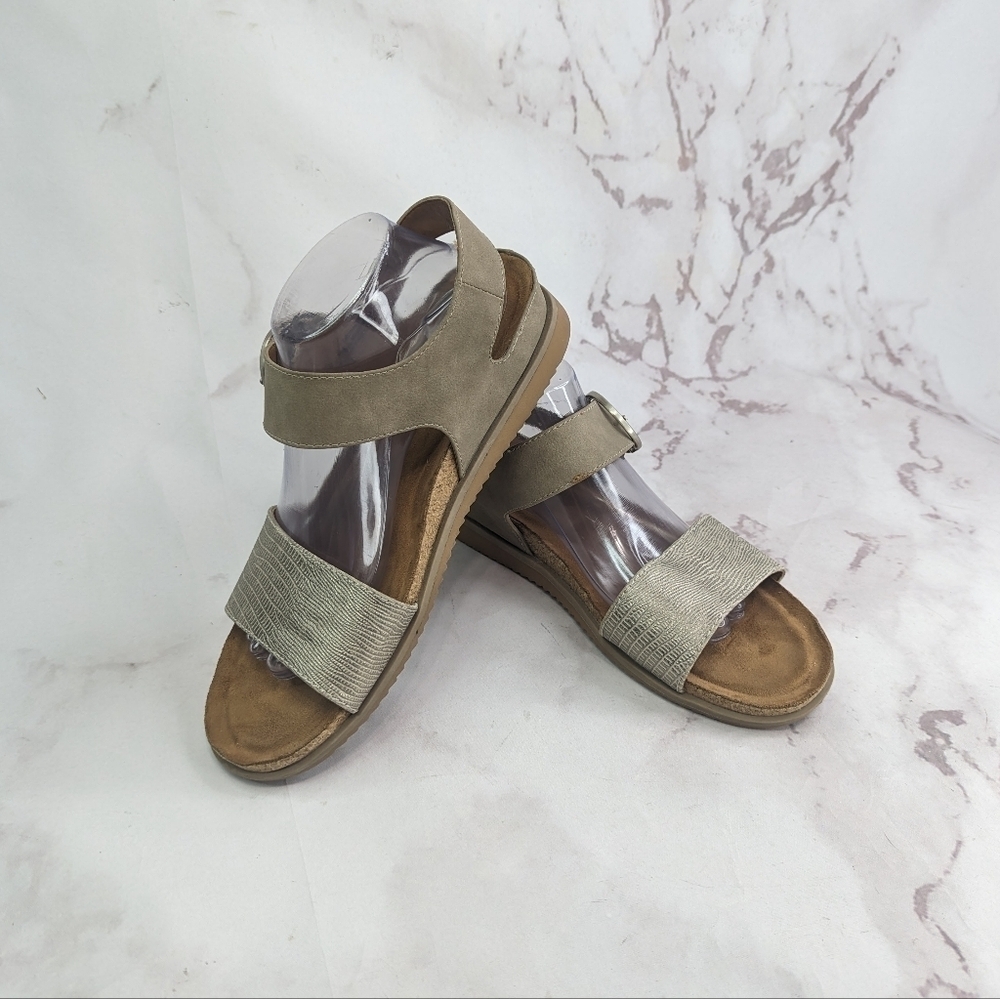 Sofft Sandals Womens 11 Metallic Gold Brown  Euro Buckle Ankle Strap Flat Greek